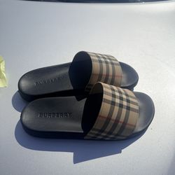 BURBERRY SLIDES