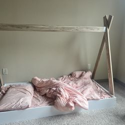 Tent bed (Full sized)