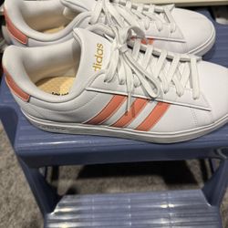 Adidas Women’s Sneakers Size 10