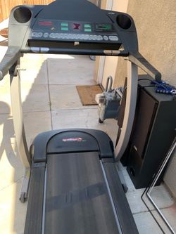 Treadmill/folds  OBO pick up only