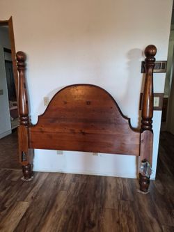 Vintage, 4-Poster Queen Bed - head and foot boards, with side rails