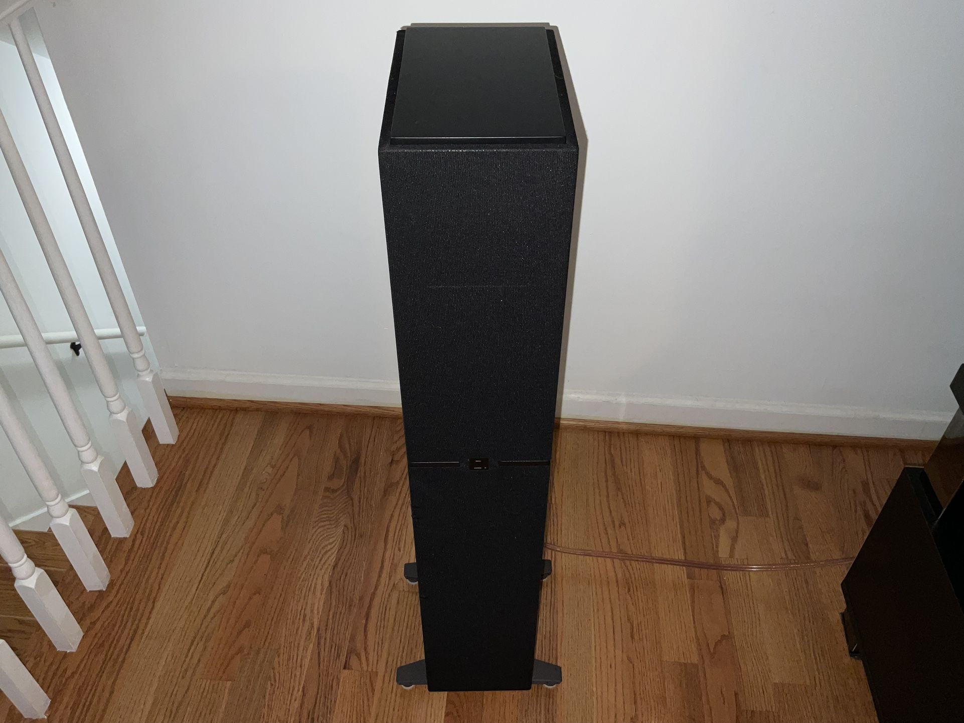 Definitive Technology Dymension DM40 Bipolar Floor-Standing Speaker- Pair