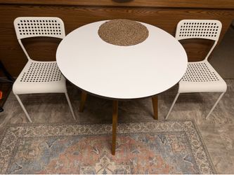 Dining Round Table with 2 chairs