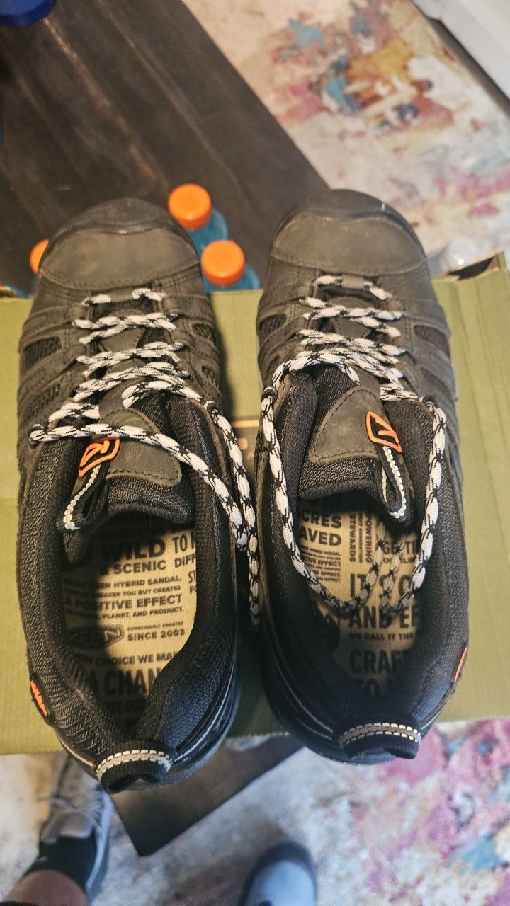 Size 13 Keen Shoes