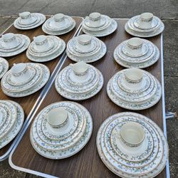 125 Pieces Farberware Fine China Set