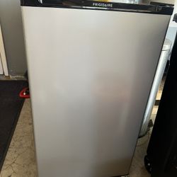 $80 FIRM PRICE! Small Refrigerator 