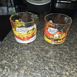 Vasos De Garfiel $10 Both