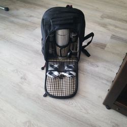 Brand NEW Travel Camping Picnic Set Backpack Back Pack