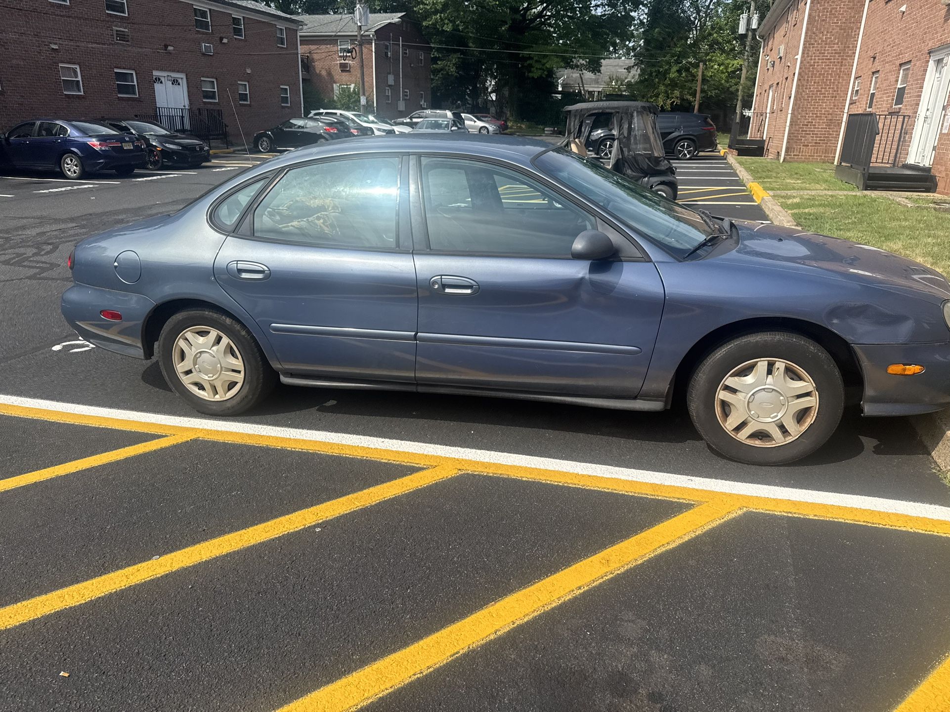 1999 Ford Taurus