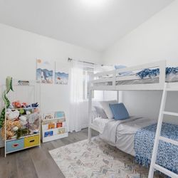 “Hardwood Bunk Bed in Excellent Condition! 