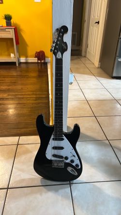 Guitar First Act ME1973