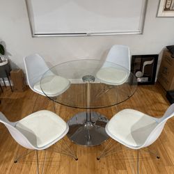 Caitlan 39.25" Round Glass Dining Table with 29"'H Chrome Base