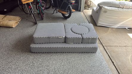 Free business and pleasure modular kids cushion set