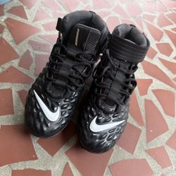 Men’s Size 8 Cleats