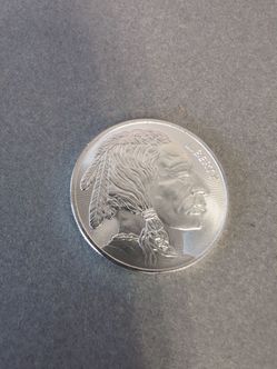 Buffalo 🦬 silver round coin 2 over spot.