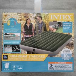 NEW IN BOX Intex Dura-Beam Standard Queen Airbed With Battery Pump