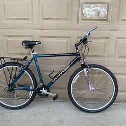 F200 Cannondale Mountain Bike