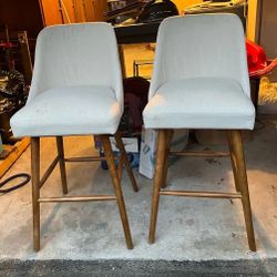 2 BAR STOOLS 