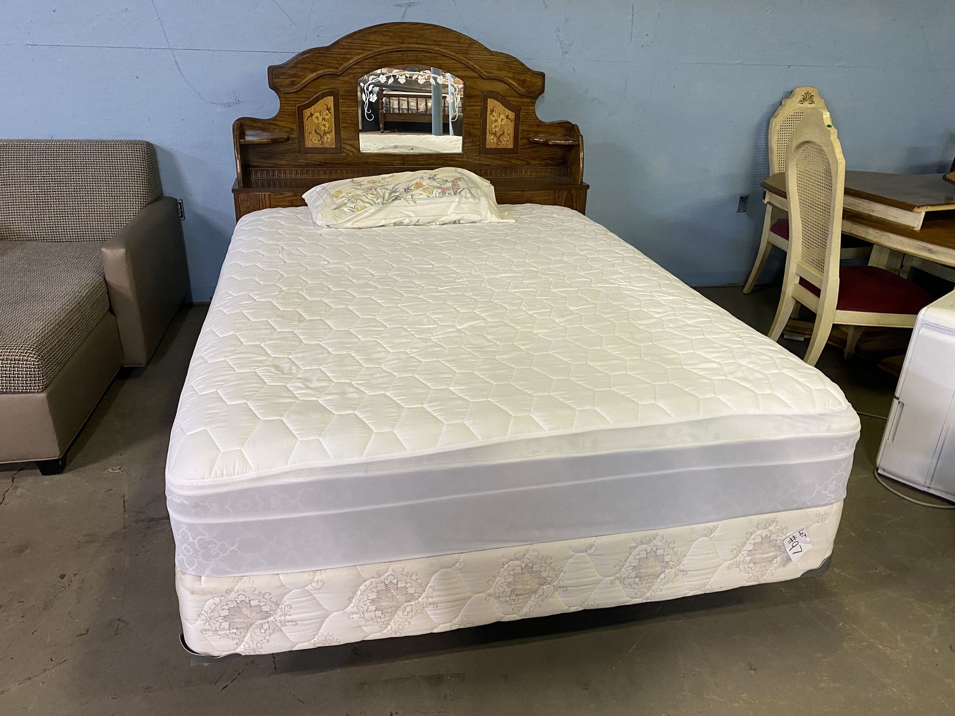 Nice Queen Wooden Bed (delivery available, read details)