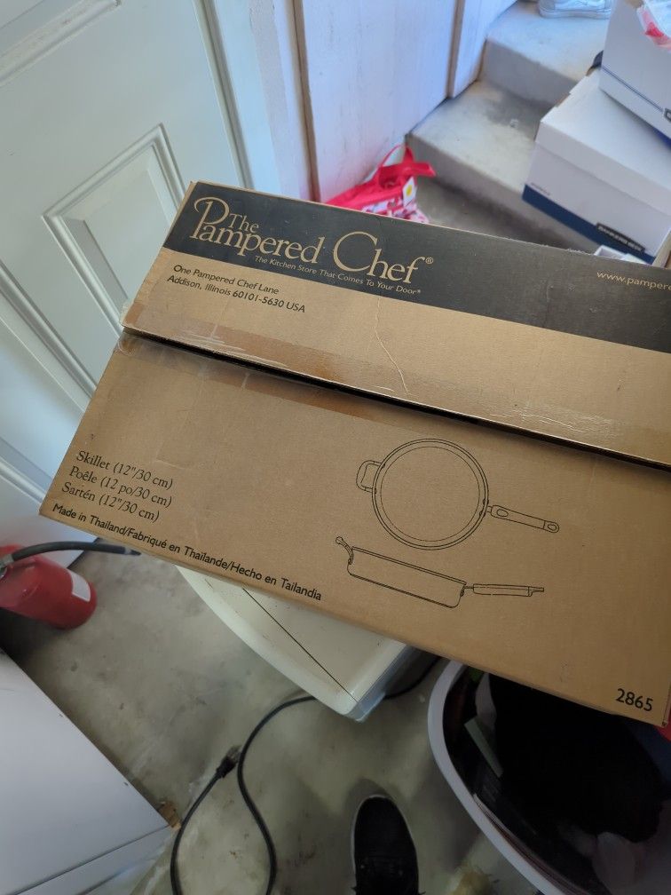 Pampered Chef 12" Skillet New #2865