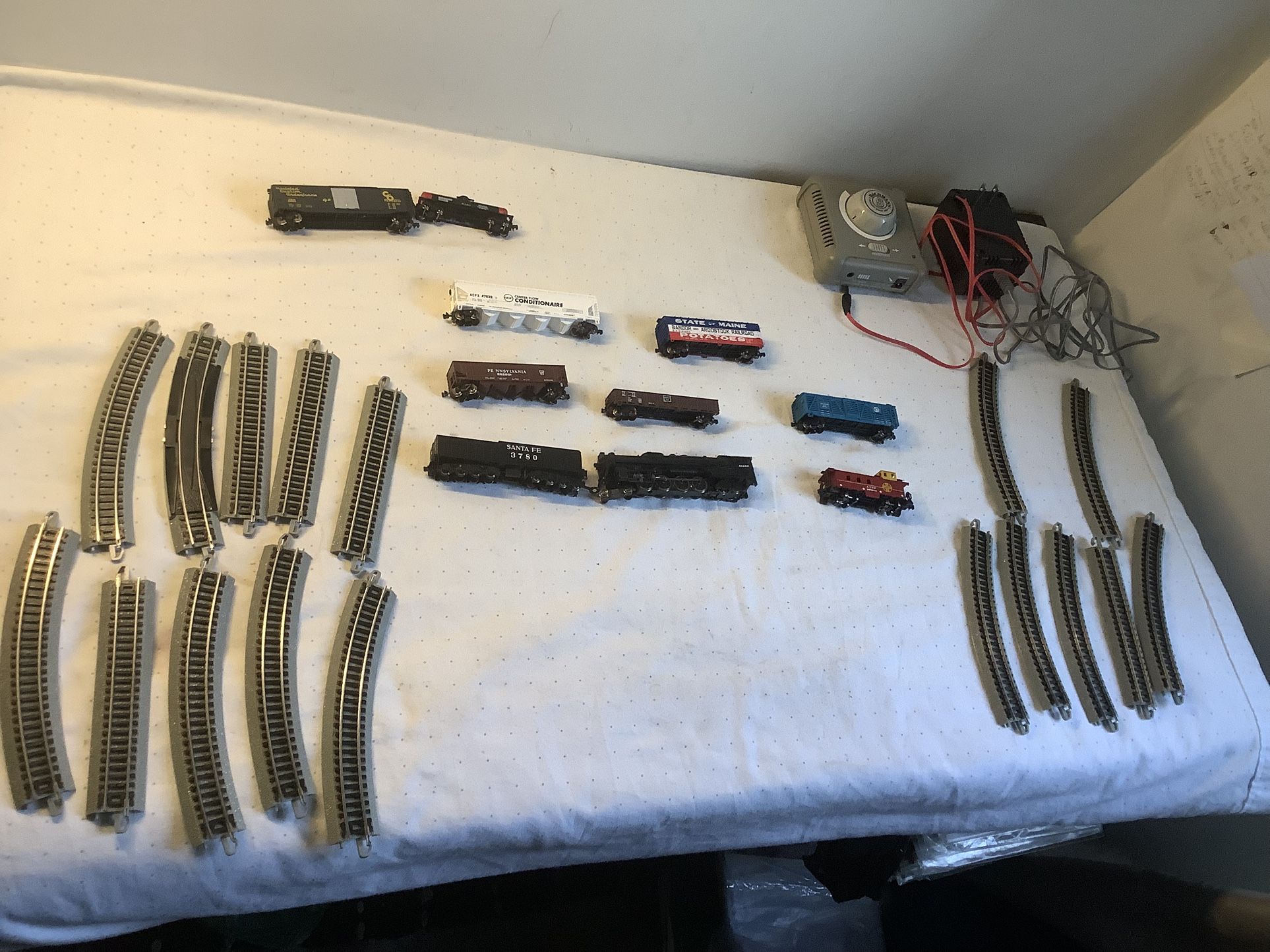 Vintage train, pennsylvania 29083, n scale bachman Santa Fe 3780 and more UNTESTED