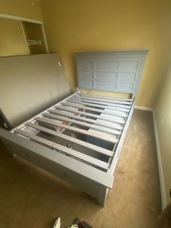 Full size bed w/free mattress