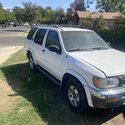 1999 Nissan Pathfinder 