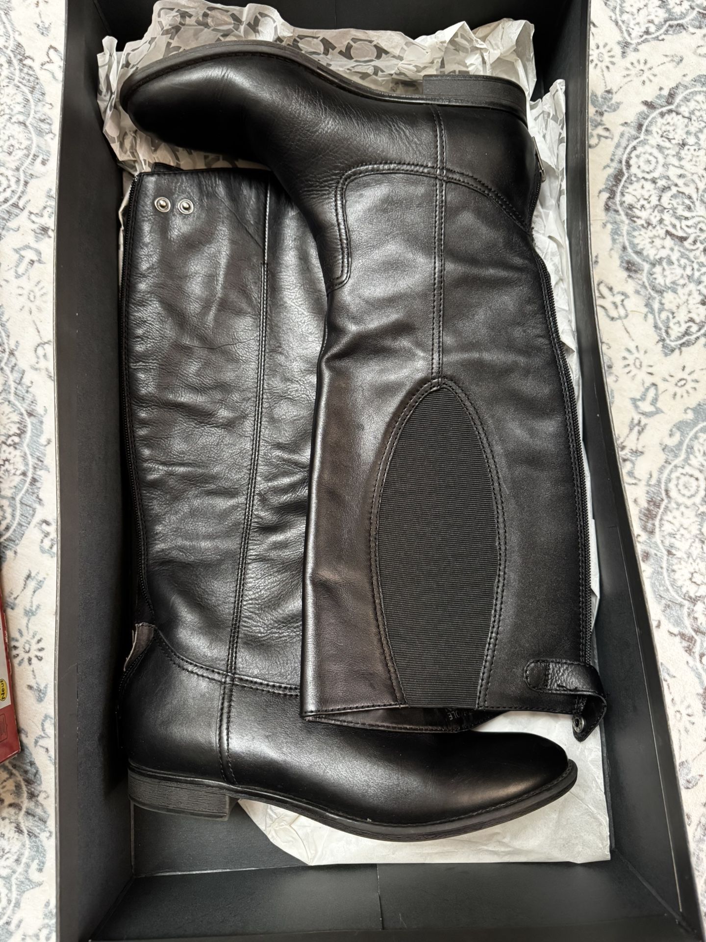 Women’s Kenneth Cole Tall black Boots Size 8