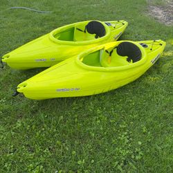 2 Sun Dolphin Aruba 8 SS Kayaks + Paddles & Car Roof Rack