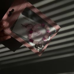 pink coquette bow bracelet !!