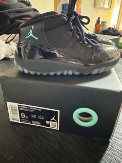 Jordan 11 retros black Gamma size 9c
