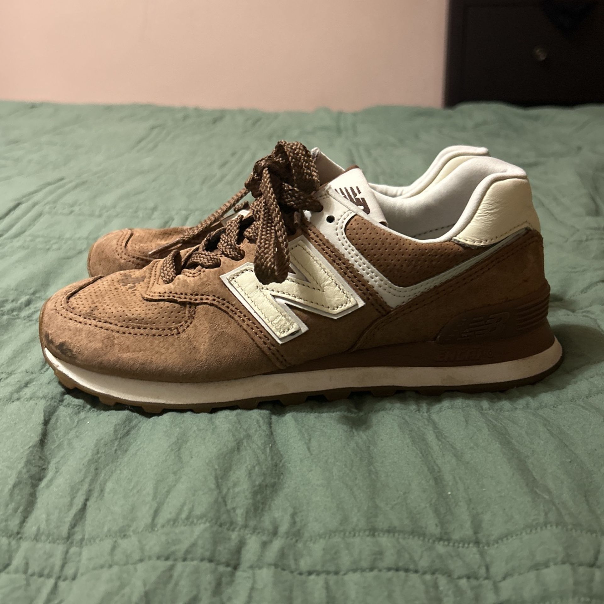Brown New balance Shoe