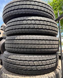 215/85/16 vendo Set de Tires con 70% de vida las 4
