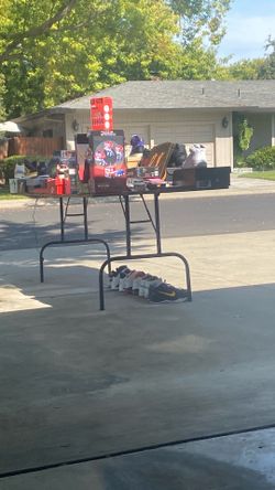 Yard sale in Modesto Jordan’s,toys and more