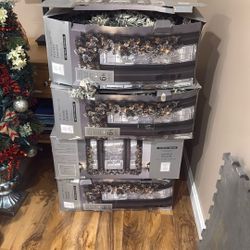 Battery Operated Christmas Garland