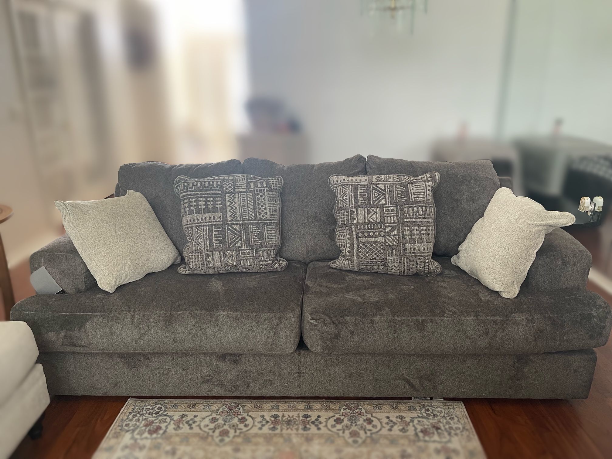 Signature Design by Ashley Soletren Contemporary Chenille Sofa with 4 Accent Pillows, Gray