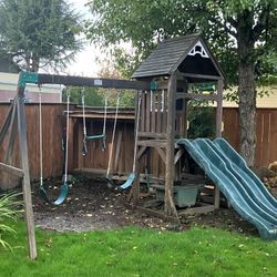 Play Structure w/ Swing Set