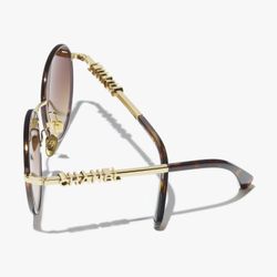 Chanel
Pantos Sunglasses CH4282
