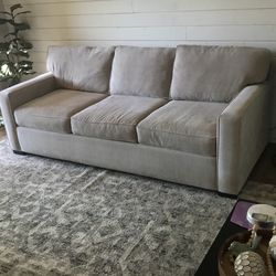 34 1/2 H X 38 D X 88 1/2 W