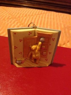 Classic winnie the pooh figurine
