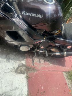 2007 ZX 6E parts ZZR 600 parts