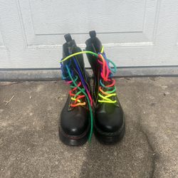 Boots With Colorful shoe strings 8 1/2