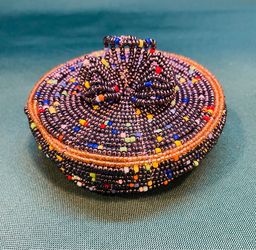 Vintage beautiful handmade Kenyan glass beaded coaster set with matching lidded box with bow