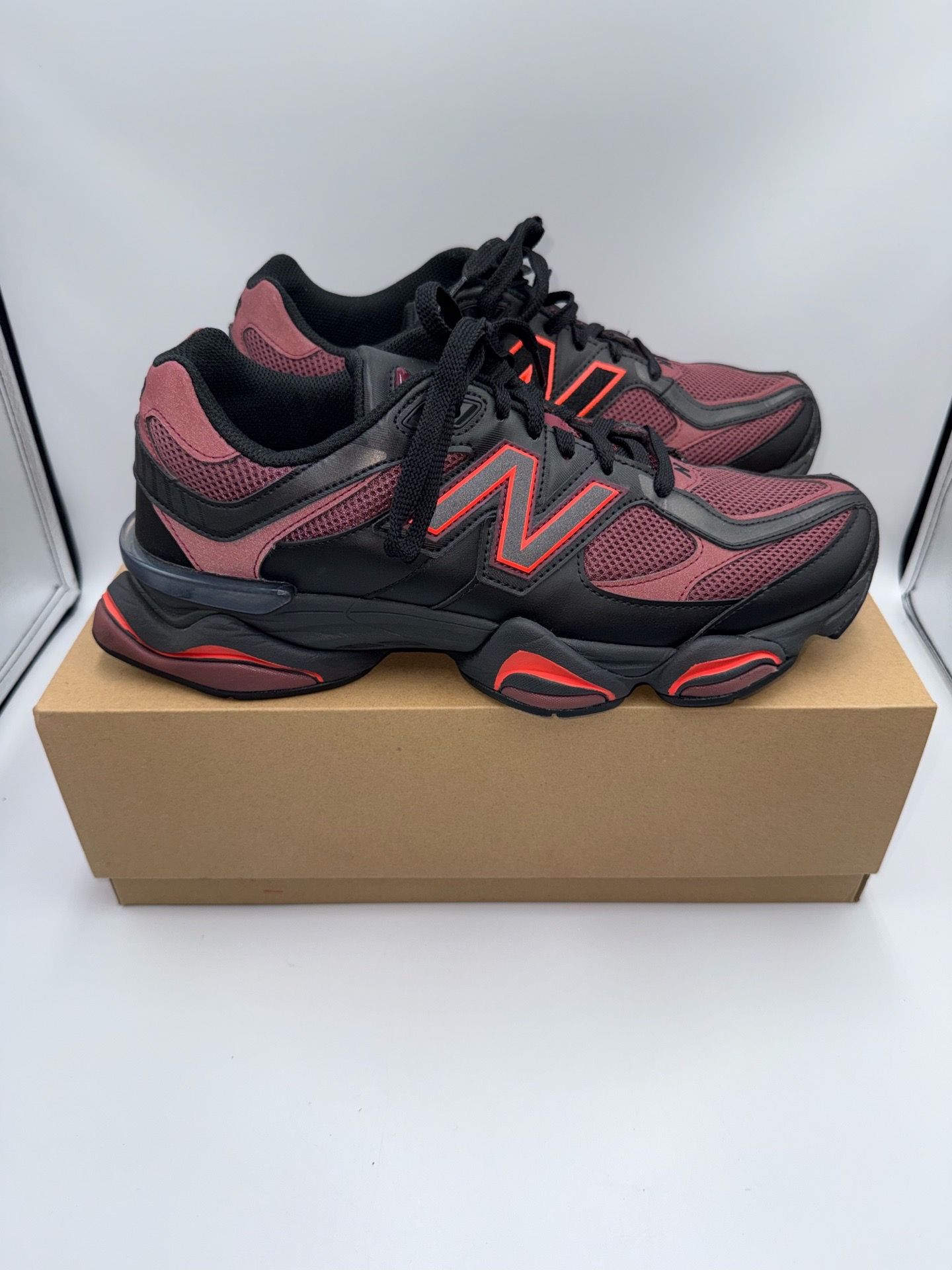 New Balance 9060 Black/Red 🔥 Size 11 • Like new condition • Worn once • No box