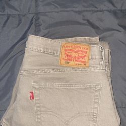 Levi’s Relaxed Fit Tan Jeans - 34x32