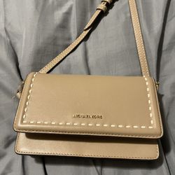 Authentic Michael Kors Purse Tan Worn Once Like New 