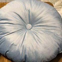 Set Of 2 NEW Accent Pillows $10 For Both