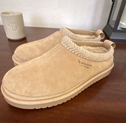 Koolaburra by UGG Teens Beige Suede Slip-On Shearling Lined Slippers 8