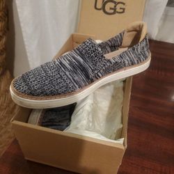 NEW. UGG  WSammy Sneaker