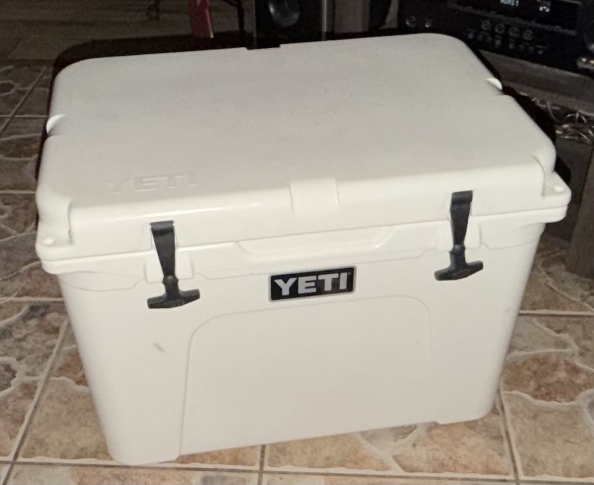 Yeti Tundra 50 - White